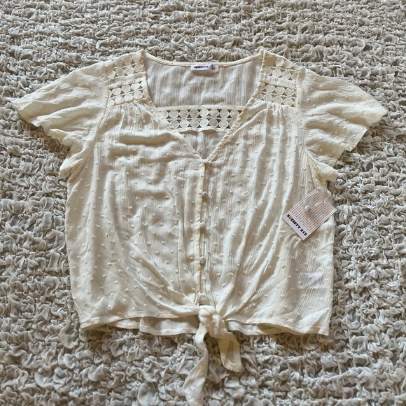 society 212 Tops - Society 212 summer blouse